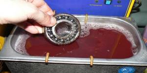 Cleaning parts in a homemade ultrasonic bath