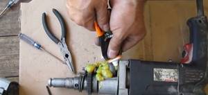 What to lubricate on a hammer drill