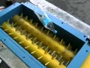 Do-it-yourself crusher for PET bottles