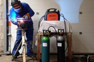 Gas welding devices