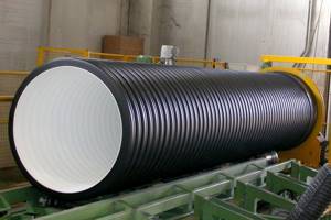 Corrugated HDPE pipe with a smooth inner surface
