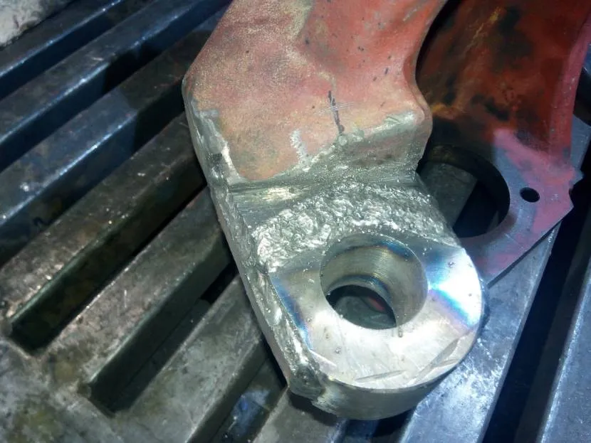 Cold welding of cast iron with an electrode