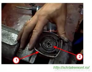 Removing the bearing from the gearbox cover