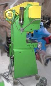 K2019 Image of a crank open non-tilting press