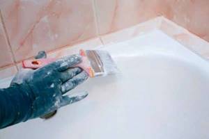 как обновить покрытие чугунной ванны эмалью, осуществляя нанесение кисточкой