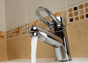How to change a faucet in the kitchen