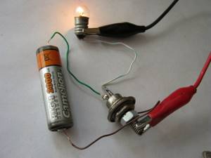 how to test a thyristor using a battery