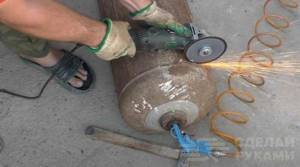How to disassemble a gas cylinder: step-by-step instructions
