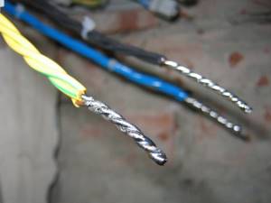 How to connect aluminum wires in a junction box