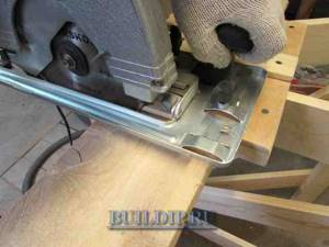 How to cut a round hole with a jigsaw