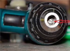 How to replace a chuck on a Makita screwdriver