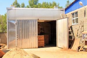 Condensation drying chamber for wood