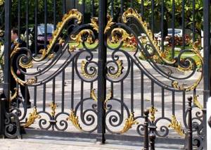 Wrought iron fence in Baroque style