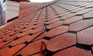 Roof made of flexible tiles