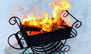 barbecue with do-it-yourself forging elements