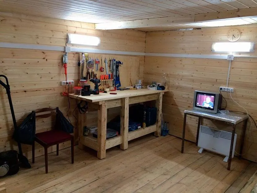 small workbench for garage
