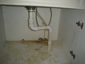 Неприятный запах из канализации в частном доме