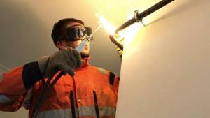 The nuances of performing work on welding gas pipes in an apartment