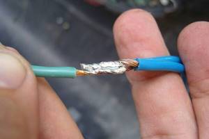 Paste for soldering wires without a soldering iron