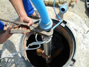 borehole pump connection