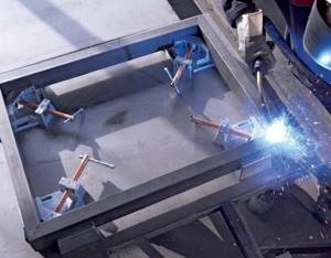 Working principle of a plasma cutter
