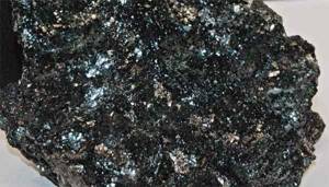 Natural mineral containing zinc