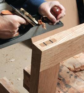 Planing the end part of the tenon with a hand plane