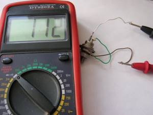 Checking a thyristor with a multimeter
