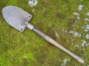 Bayonet shovel with handle