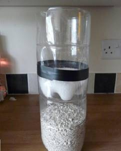Joining plastic bottles when making a desiccant