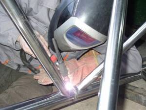 Welding stainless steel with simple electrodes