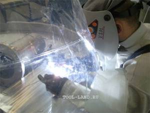 Welding titanium in a special chamber