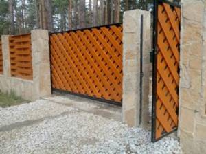 Welded gate for a fence: simple and practical