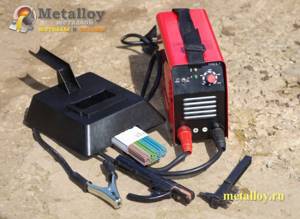 Welding machine with electrodes