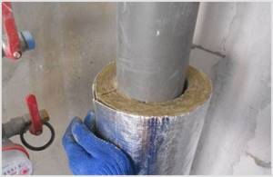 Subtleties of the process of soundproofing sewer pipes