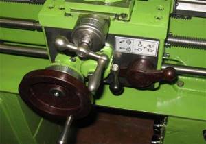 TV-7 General view of a screw-cutting lathe
