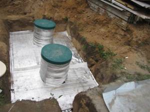 Insulation of a septic tank