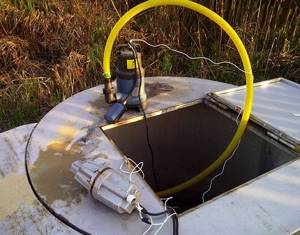 Vibration device in cleaning water intake workings