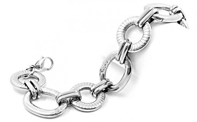 Jewelry steel. Photo: pixabay.com 