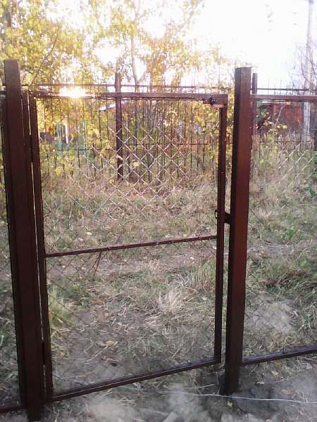 Fence and gate
