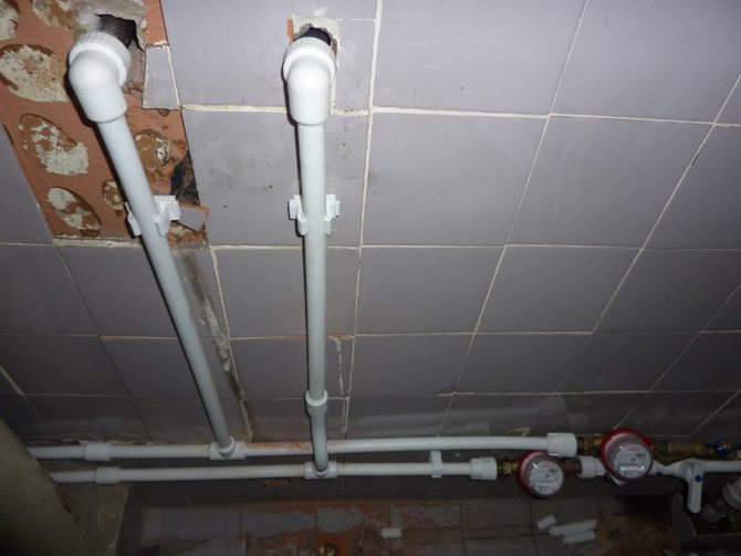 replacing water pipes in an apartment