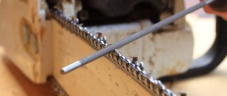 Sharpening a chainsaw chain with a file