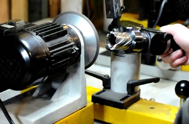 sharpening end mills for metal