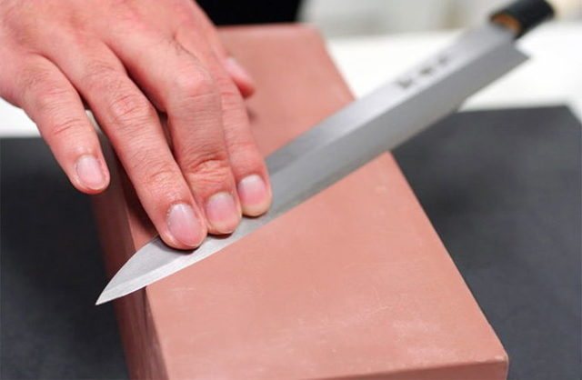 Заточка ножей на точильном станке: основные правила
