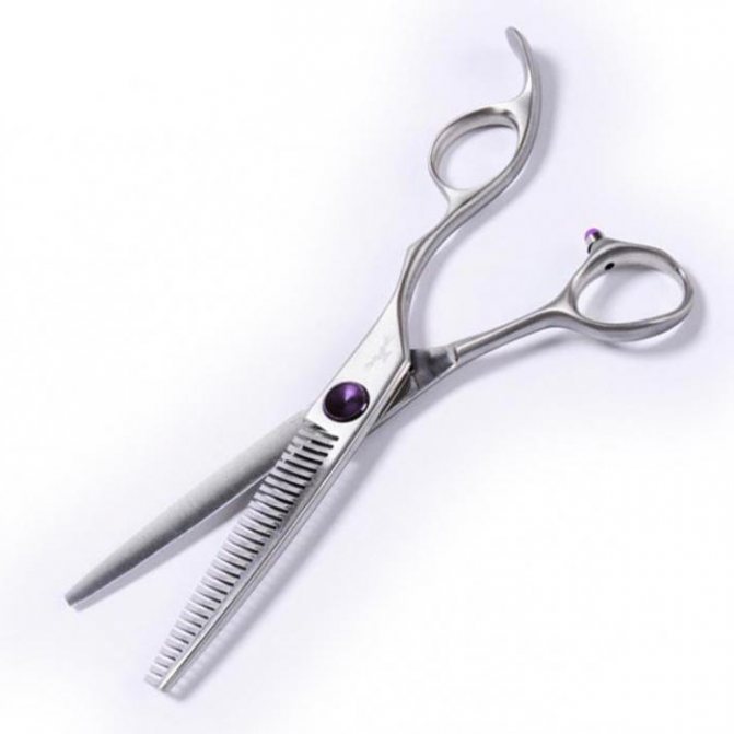 sharpening hairdressing scissors