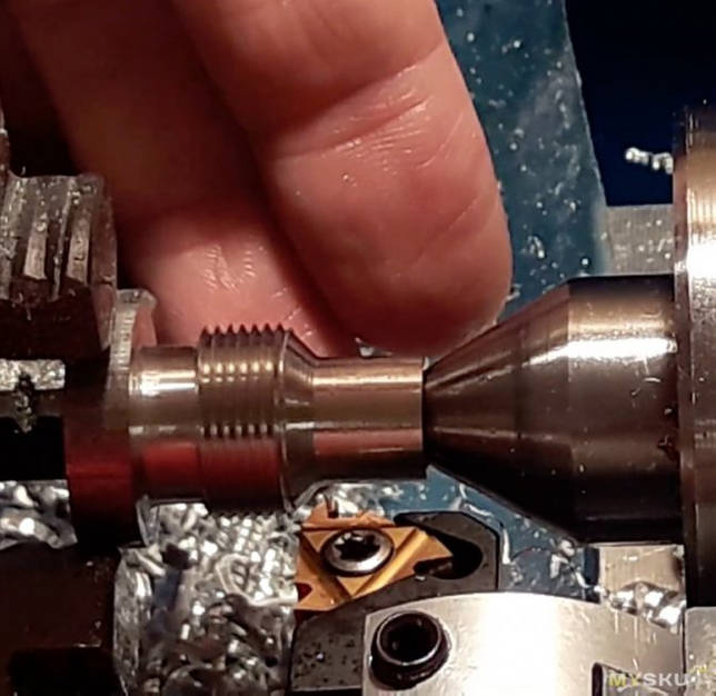 Sharpening a thread cutter for metal